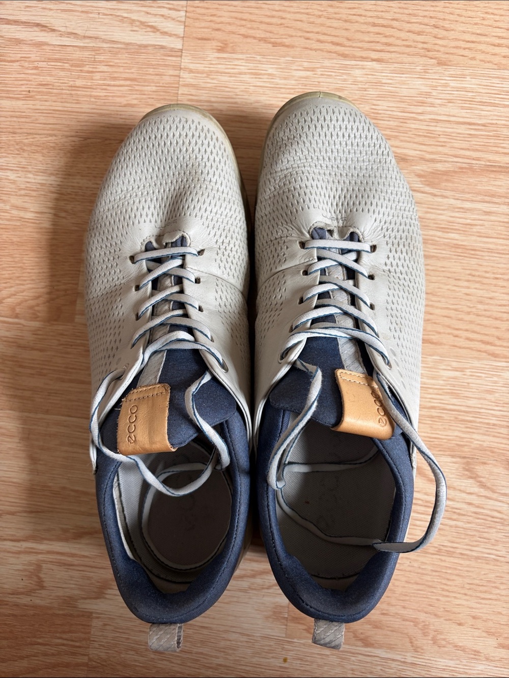 Ecco Men's Light Gray Golf Shoes with Navy and Tan Accents